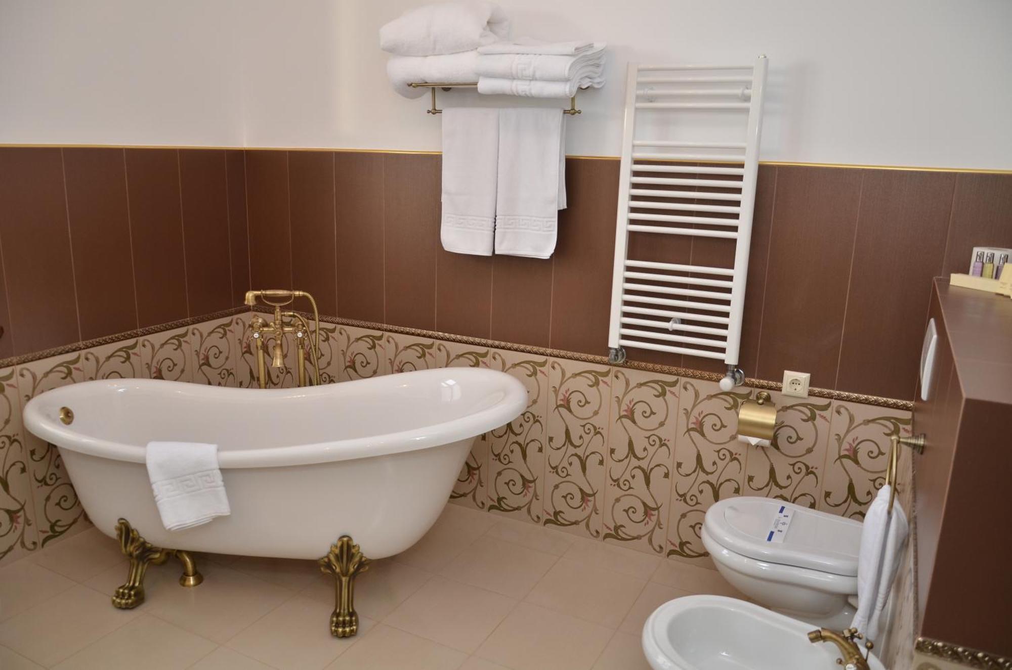 Chateau Royal Hotel Berezovka  ภายนอก รูปภาพ