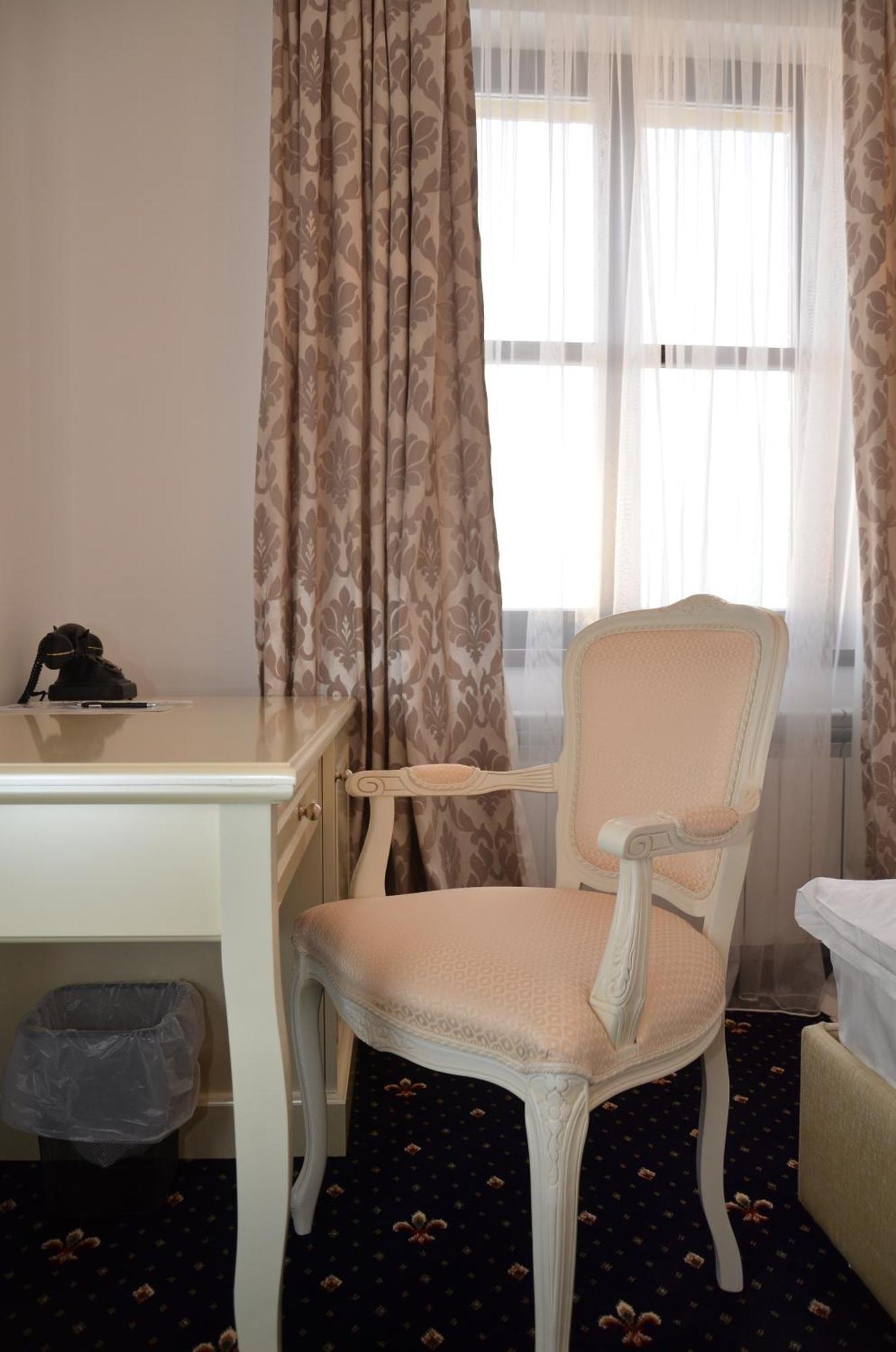 Chateau Royal Hotel Berezovka  ภายนอก รูปภาพ