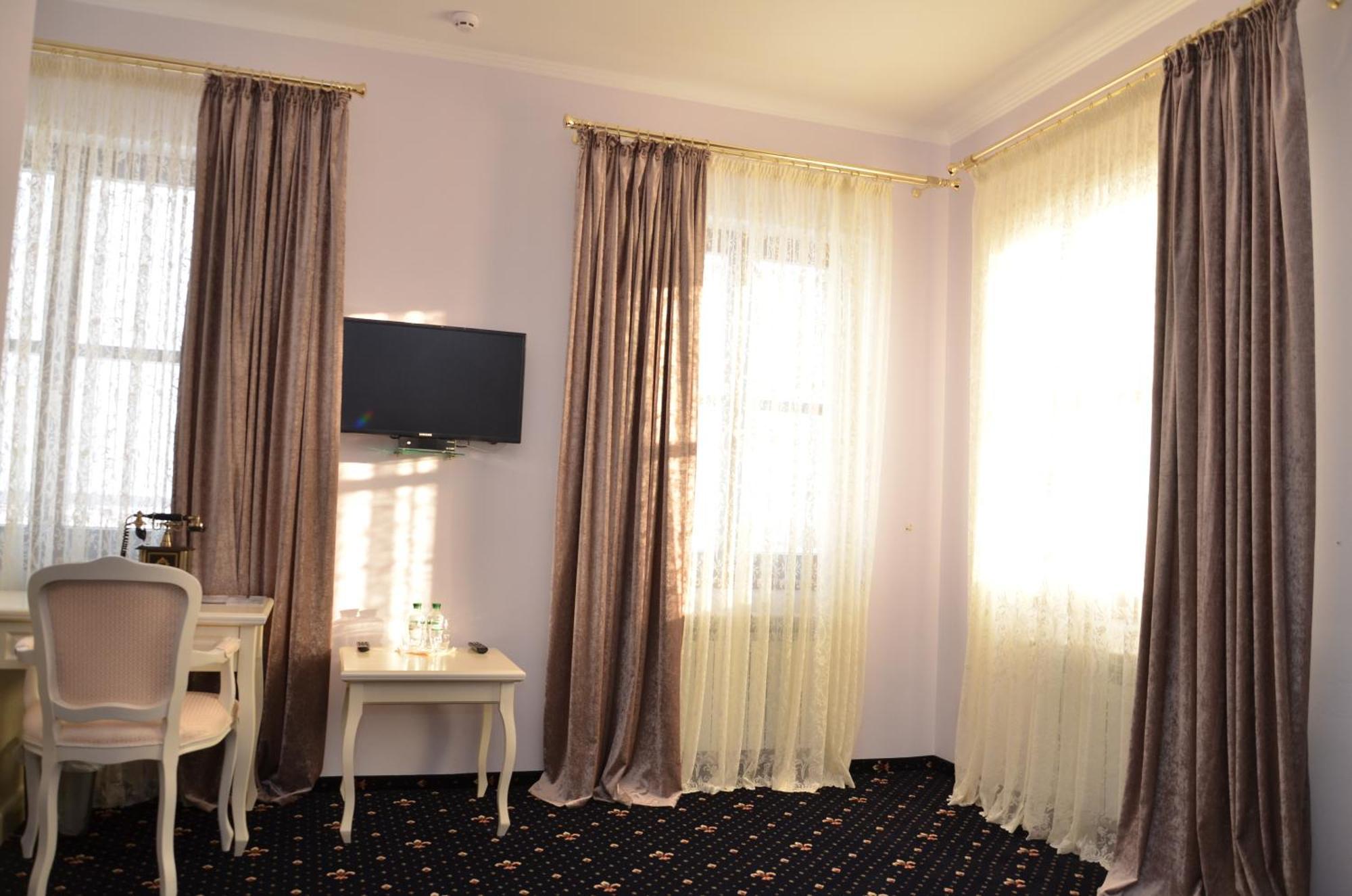 Chateau Royal Hotel Berezovka  ภายนอก รูปภาพ